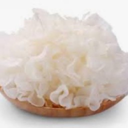 เห็ดขาว 2 ชิ้น