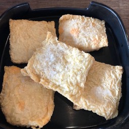 ฟองเต้าหู้ชีส 2 ชิ้น