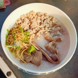 โจ๊กหมูสับ ตับ ใส้
