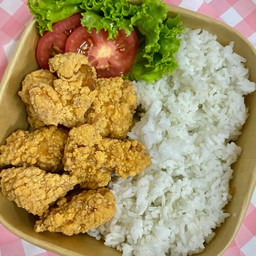 SWEET D | ข้าวกระเพราพริกแห้ง ของทอด x เบเกอรี่ ของหวาน