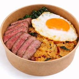 ข้าวผัดกระเพราเนื้อลิปอายย่าง(ไม่มีไข่ดาว)