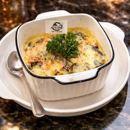 ฟาโรห์ สเต็ก เฮาส์9 ( Cafe & Restaurant ) ฟาโรห์ สเต็ก เฮาส์9 (สาขาสะพานดำ)