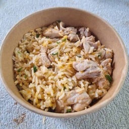 ข้าวผัดไก่ชี้น (ใส่ต้นหอม)