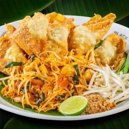 ผัดไทยเกี๊ยวหมูทอด