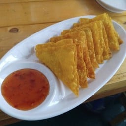 ญ.ก๋วยเตี๋ยวลูกชิ้นปลาเยาวราชและก๋วยเตี๋ยวเนื้อตุ๋น  สาขาพระปิ่น9 อยุธยา หมู่บ้านพระปิ่น9 อยุธยา