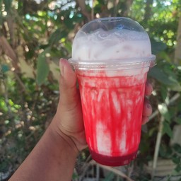 สตอเบอรี่นมสด