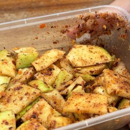 ผลไม้สด มะม่วงเขย่าพริกเกลือ โฮชิโกะ