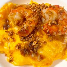 ข้าวไข่ข้นกุ้งกระเทียม