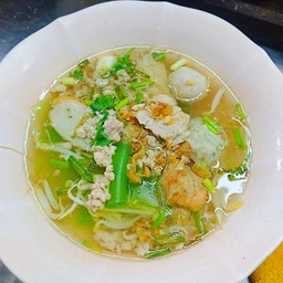 ก๋วยเตี๋ยวน้ำใส พิเศษ