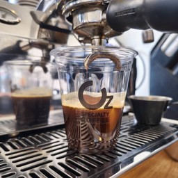 Espresso on the rock เอสเพรสโซ่ เสิร์ฟพร้อมน้ำแข็ง