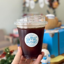 กาแฟสด SNOW & SLOW BAR
