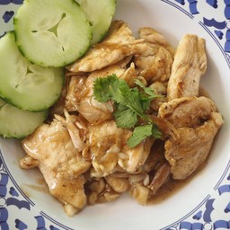 ไก่ทอดกระเทียมพริกไทย(กับข้าว)