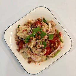 Grow up music bar and food อุดรธานี