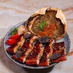LM25. Wood Grilled Unagi & Kani Miso Donburi ข้าวหน้าปลาไหลน้ำจืดขนาดใหญ่และมันปูหิมะย่างด้วยถ่านไม้