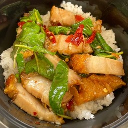 ข้าวกะเพราหมูกรอบ