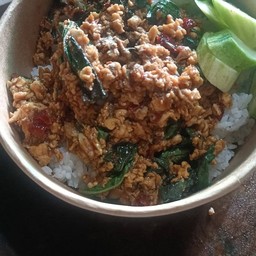 ข้าวกระเพราไก่สับ