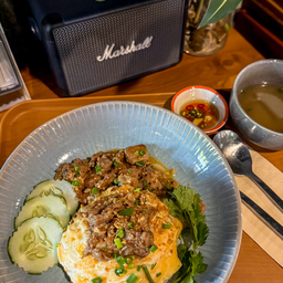 ข้าวหมูกระเทียมพริกไทย HH