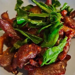 หมูแดดเดียวทอด(เนื้อสันคอ)