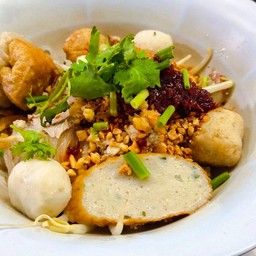 ก๋วยเตี๋ยวต้มยำแห้ง พิเศษ