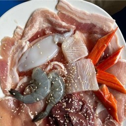 ชุดใหญ่+ผัก