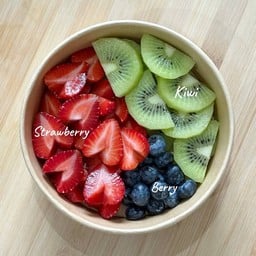 สตรอเบอร์รี่นำเข้า x บลูเบอร์รี่ x กีวี่เขียว
