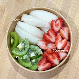 สตรอเบอร์รี่นำเข้า x สาลี่พรีเมี่ยม x กีวี่เขียว