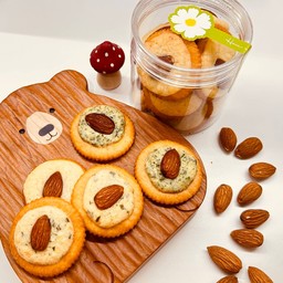 แครกเกอร์ ชีส กระเทียม อัลมอนด์