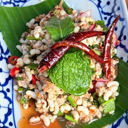 ก้อยไข่มดแดง