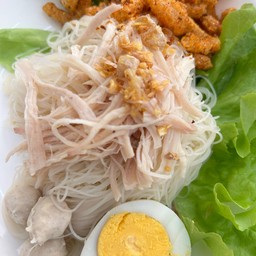 หมี่ไก่ฉีกลิณดา ตลาดศรีทรายมูล