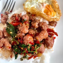 ข้าวกะเพราหมูเด้ง