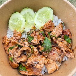 กะเพราหมูชิ้น