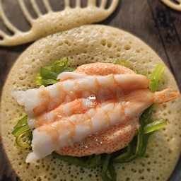 กุ้ง ยำสาหร่าย ไข่กุ้ง