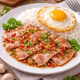 ข้าวพริกเกลือเบคอน