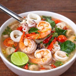 ต้มยำทะเลกุ้งหมึก