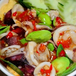 ข้าวราดผัดสะตอหมึกไข่