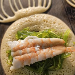 ยำสาหร่าย กุ้ง
