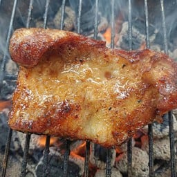 ถึงเครื่องเรื่อง  หมูย่าง ตลาดบุญอนันต์