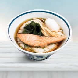 โซเมนหน้าปลาแซลมอนย่างเต็มชิ้น