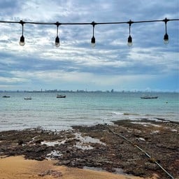 บ้านเกาะล้านหรรษา