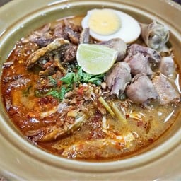 โจ๊กต้มยำปลากรอบไข่ต้ม