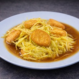 กุยช่ายขาวผัดเต้าหู้ไข่(ไม่เนื้อสัตว์)