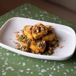 เต้าหู้ทอดผัดพริก