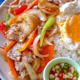 ข้าวผัดพริก