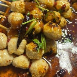 กินอิ่ม ลูกชิ้นทอด