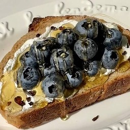 ซาวโดว์จ บลูเบอร์รี่กรีก ราดน้ำผึ้ง