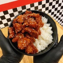 [อร่อยซ่ากับโค้ก] ข้าวไก่กรอบซอสเกาหลี S +  โค้ก ออริจินัล (ขวด)