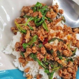 กล่องข้าวน้อยข้าอิ่ม อาหารตามสั่ง