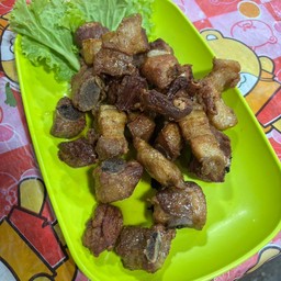 ซี่โครงหมูทอดราดข้าว
