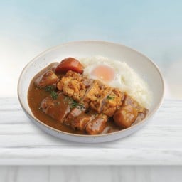 ข้าวราดแกงกะหรี่ไก่ทอดไข่ออนเซ็น