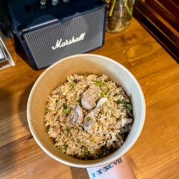 ข้าวผัดหมู HH